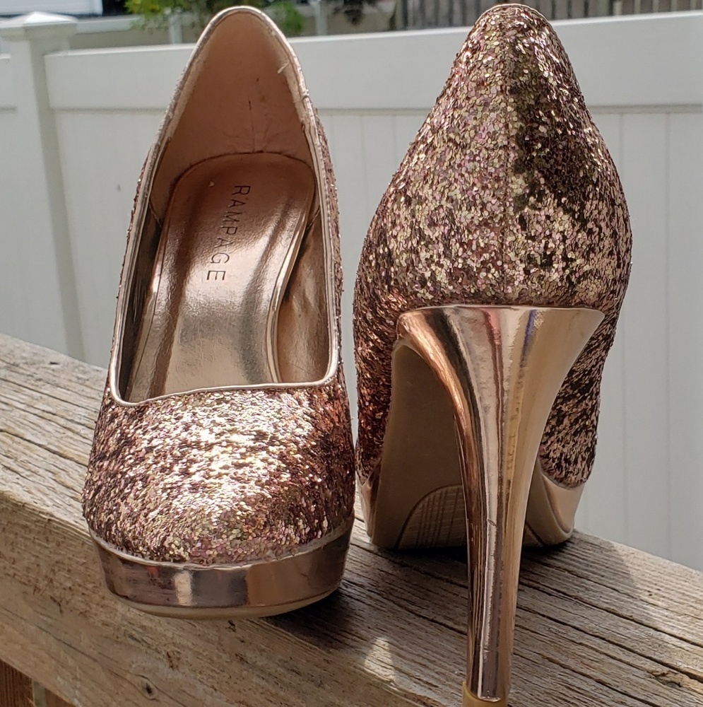 Pumps - Picture 3 of 4